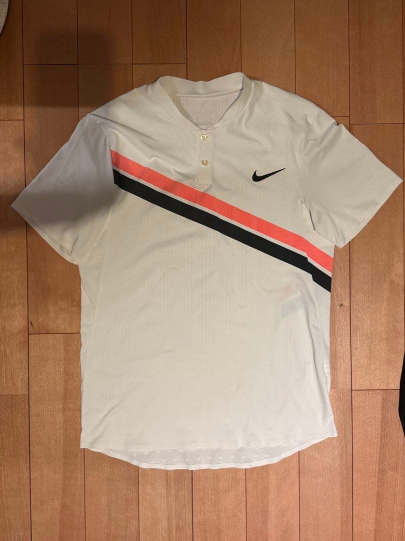 フェデラー　2018年全豪優勝　ナイキ　ヘンリーネックシャツ