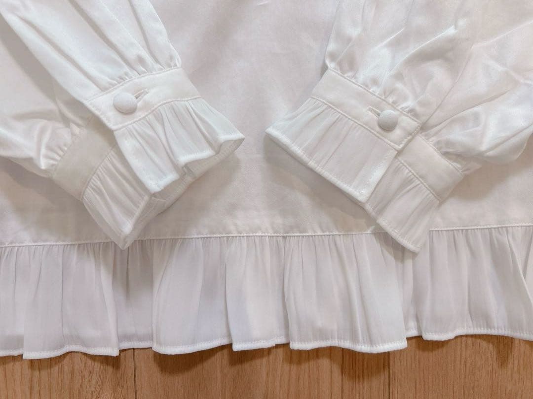 美品　tumugu ツムグ　コットンサテン プルオーバー ブラウス