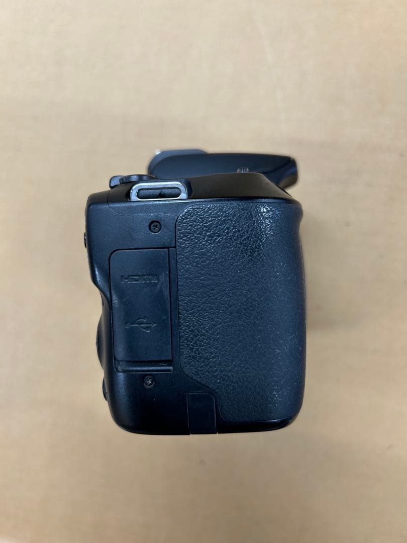 Canon EOS Kiss X10 ダブルズームキット デジタル一眼レフカメラ