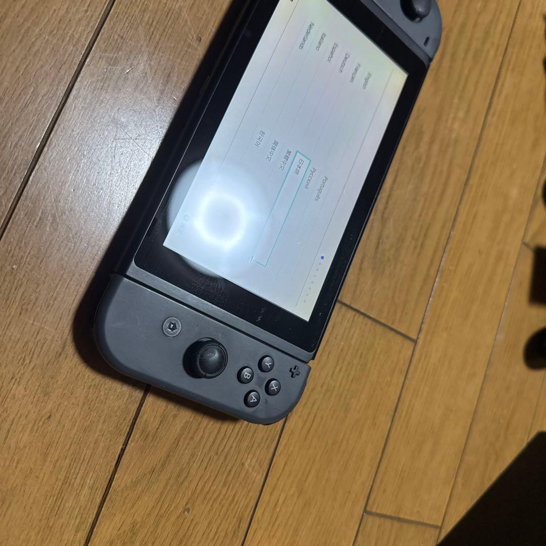 Nintendo Switch 本体 グレー　ドック、グリップ、ストラップ