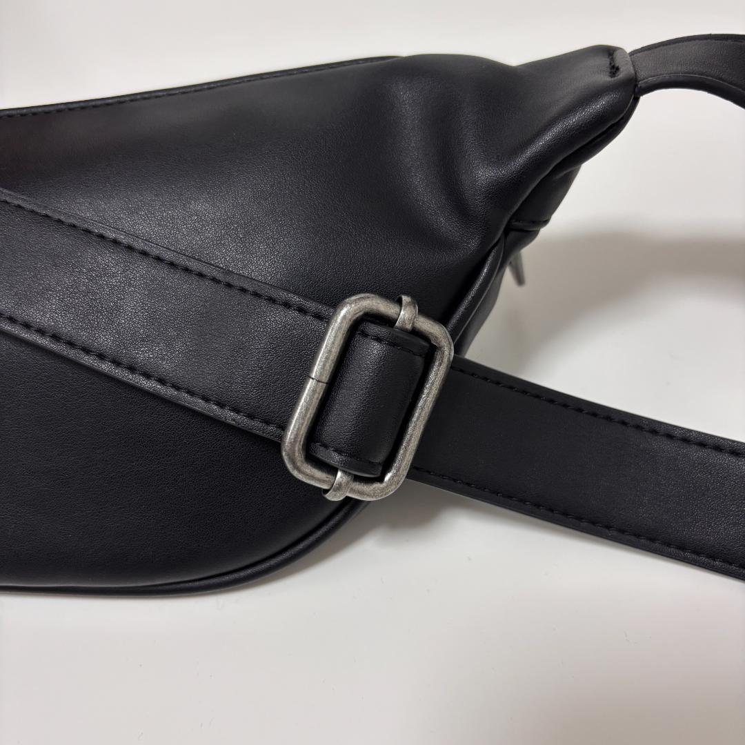 【超人気・未使用近】ディーゼル/ウエストバッグ/クロスボディー/オーバルD/黒