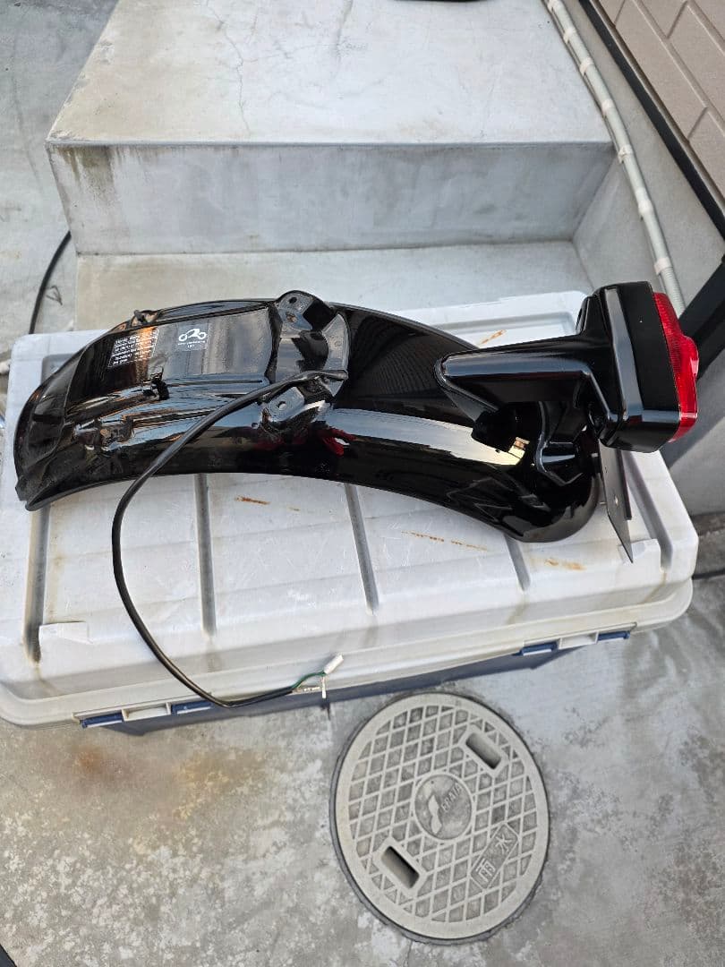 CB1100RS 純正フェンダーとテールランプ