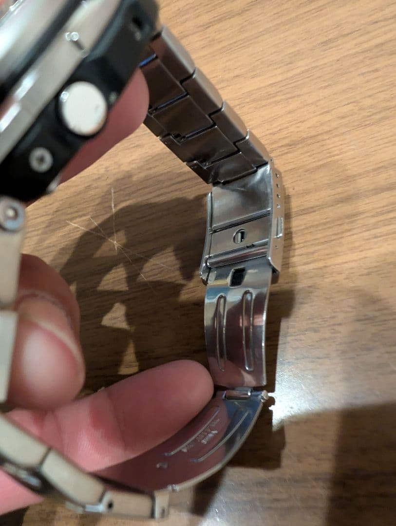 G-SHOCK 　GST-W110D-7AJF　ゴツ格好いいです。