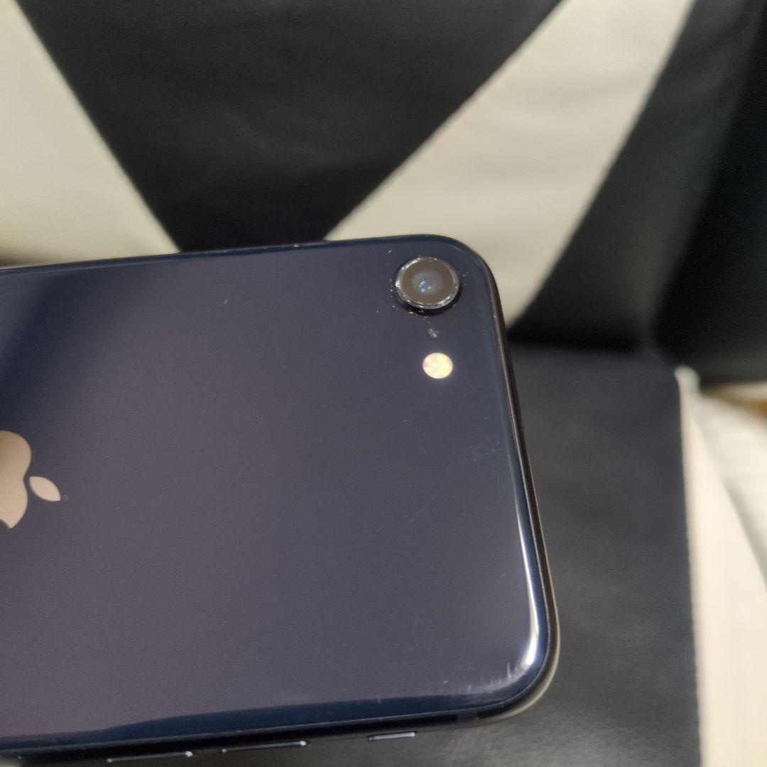 81　iPhone　SE 第3世代　128gb 黒　SIMフリー　se3