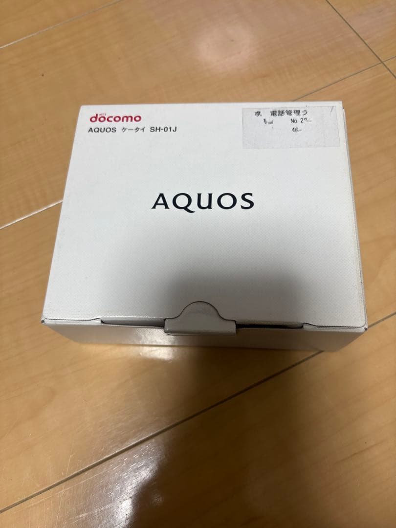 docomo AQUOS ケータイ SH-01J 本体