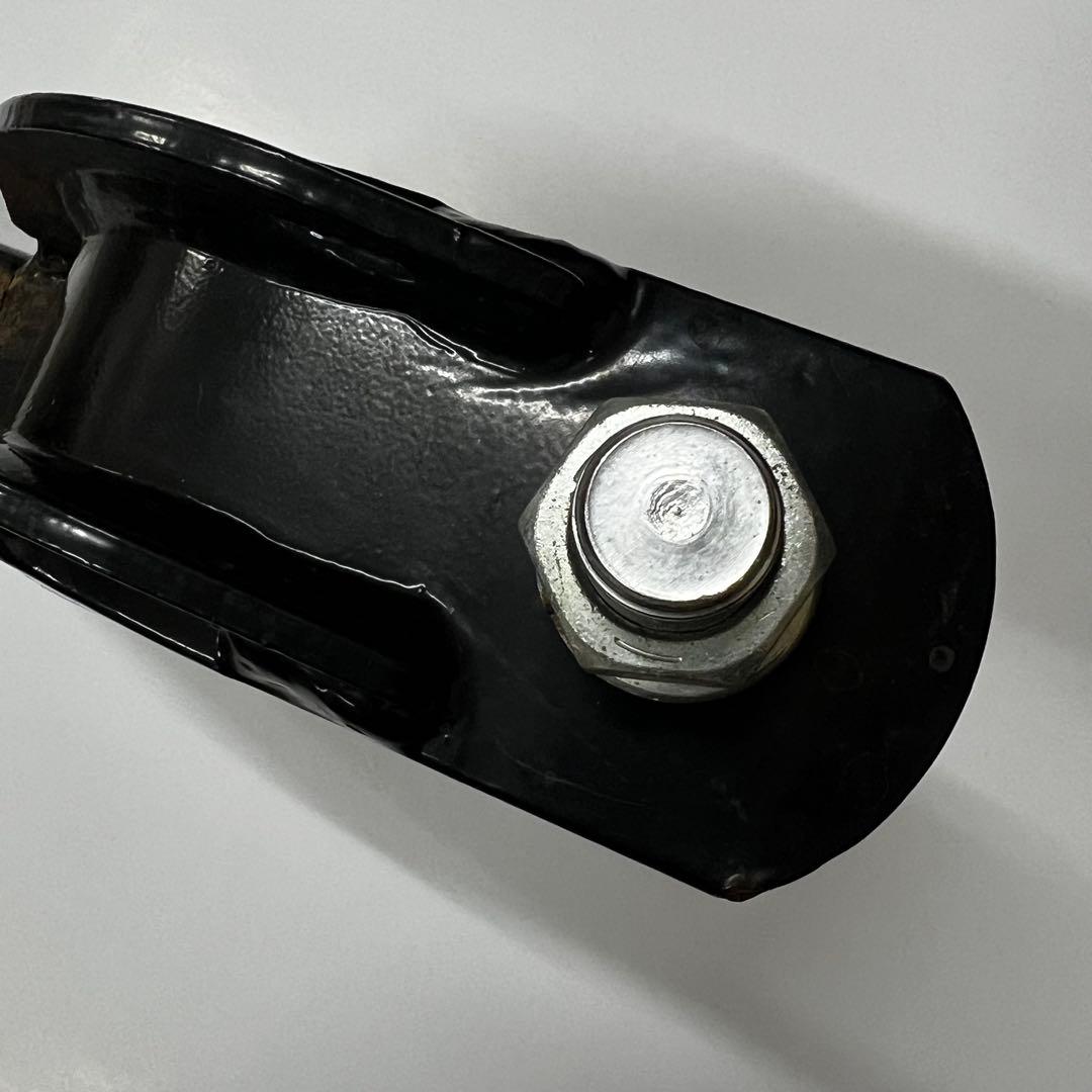 ランクルヒッチメンバー　純正品　日本製ラウンドクルーザー300 トレーラーヒッチ