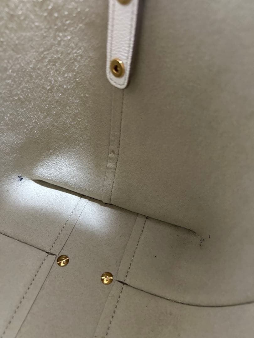 人気色 ホワイト　Tタイムレス　レザーショッピングバッグミニ　トッズ　Tod’s