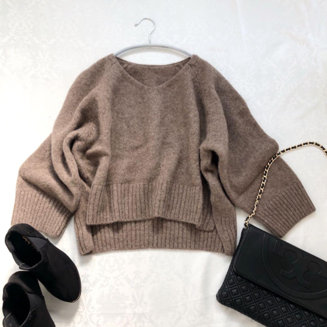 Aloha Ami  ノーブル　ヤク100%Ｖネックニット