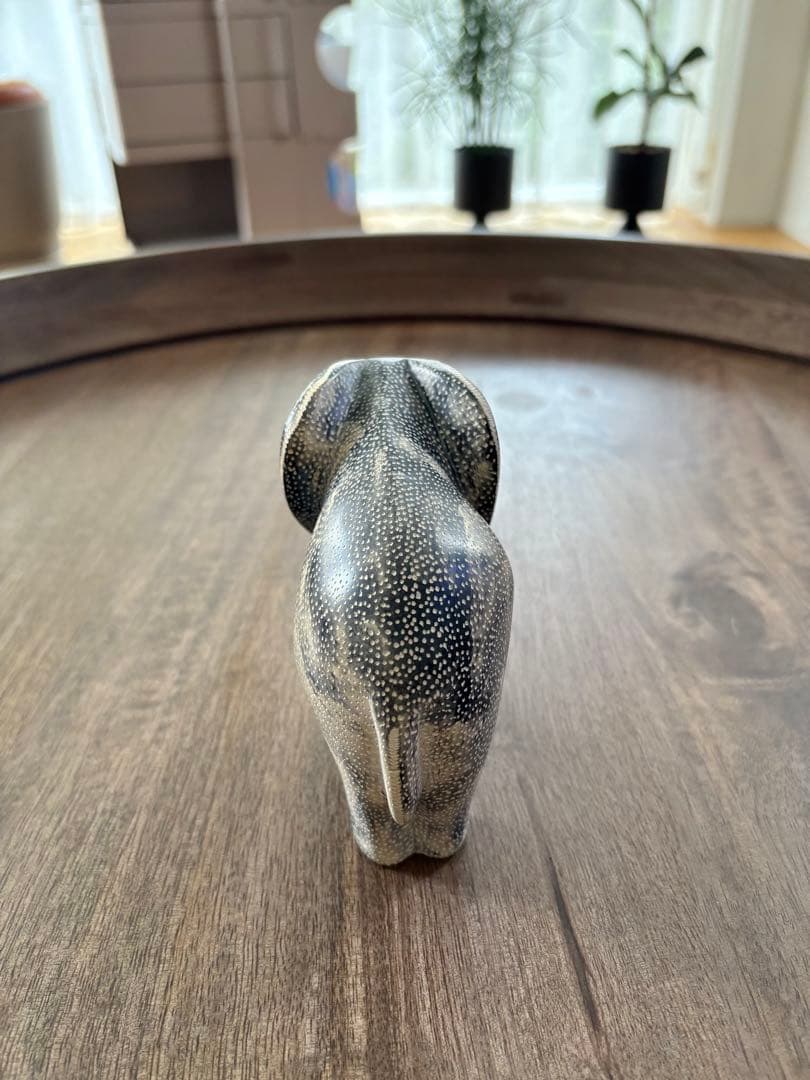 斑点模様 象の置き物 hand maide inケニア スミソニアン博物館