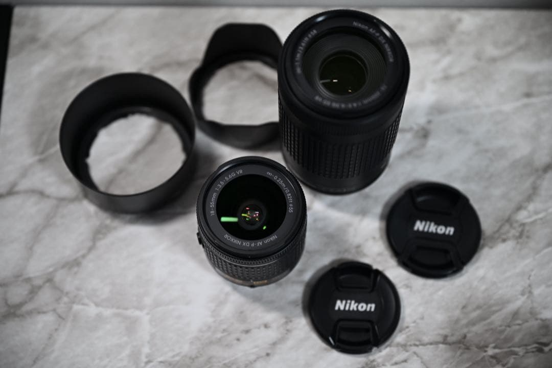 K*o様 Nikon D5600 VR ダブルズームキット (美品)