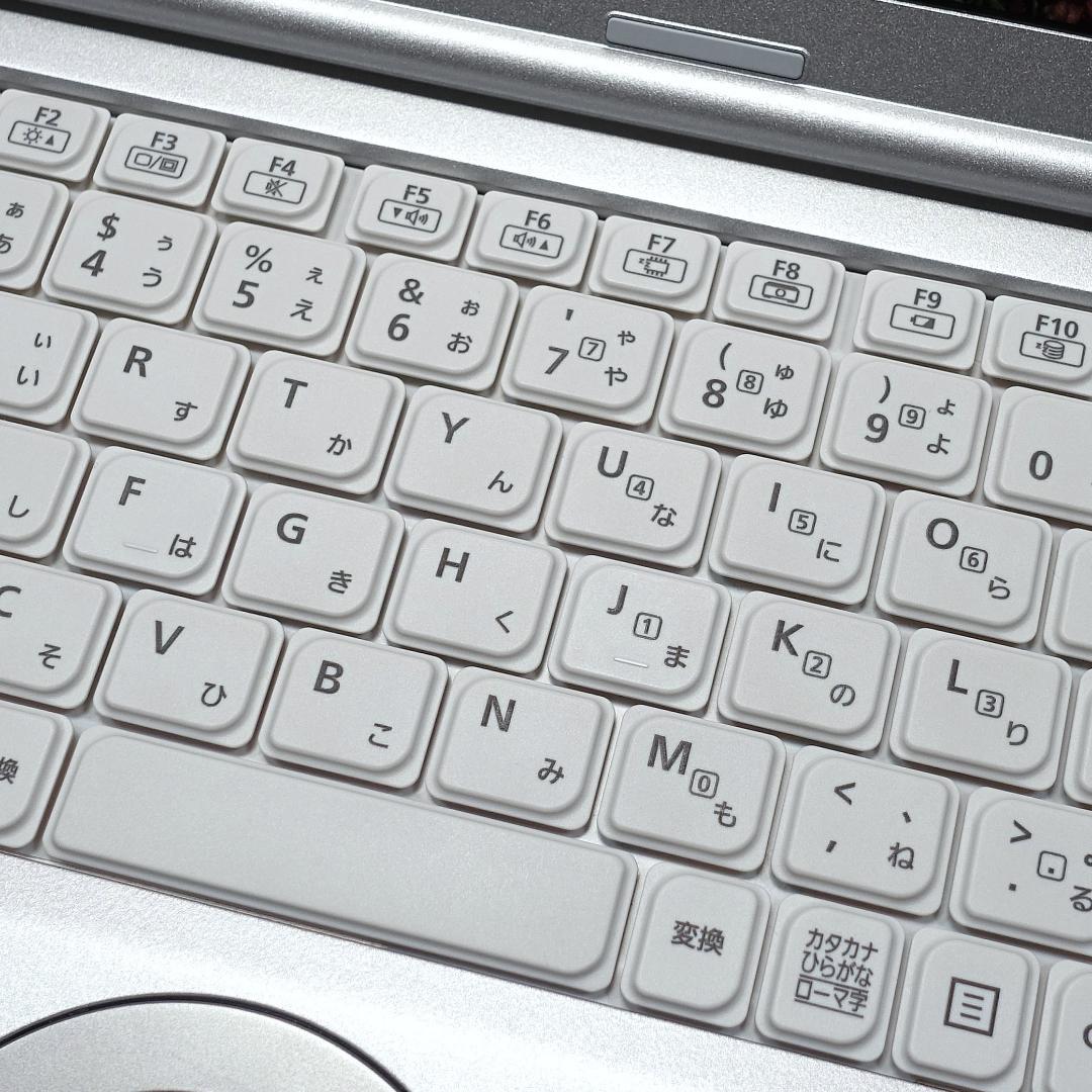 累積使用時間短い極美品✨１１世代コアｉ７に超高速ＳＳＤ５１２ＧＢ＆１６ＧＢメモリ