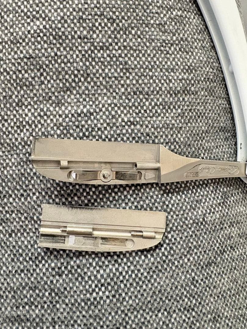 フェザー剃刀　理容