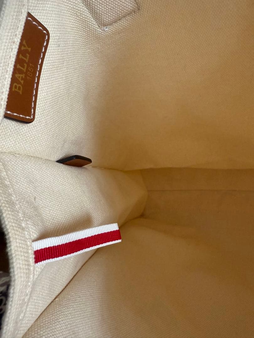 週末値下げ　BALLY トートバッグ アイボリー キャンバス