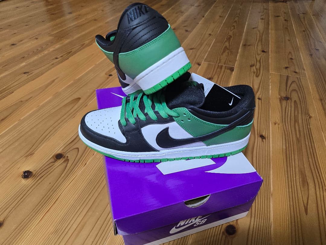 NIKE SB DUNK LOW PRO ブラック アンド クラシックグリーン