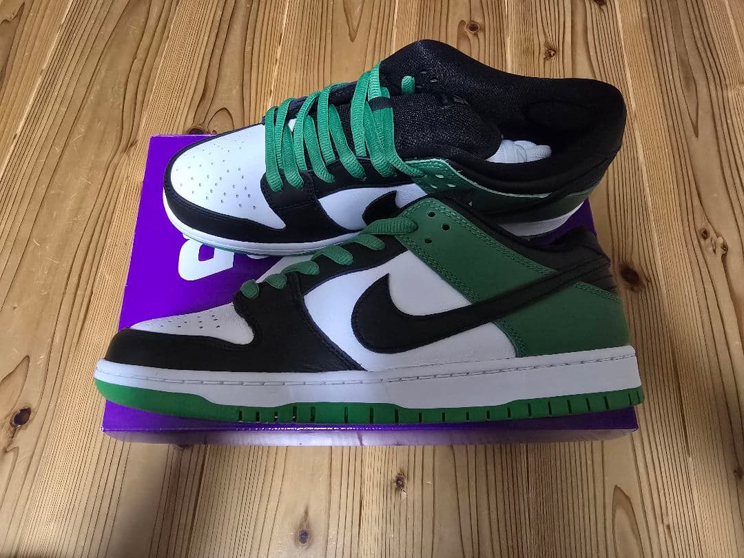 NIKE SB DUNK LOW PRO ブラック アンド クラシックグリーン