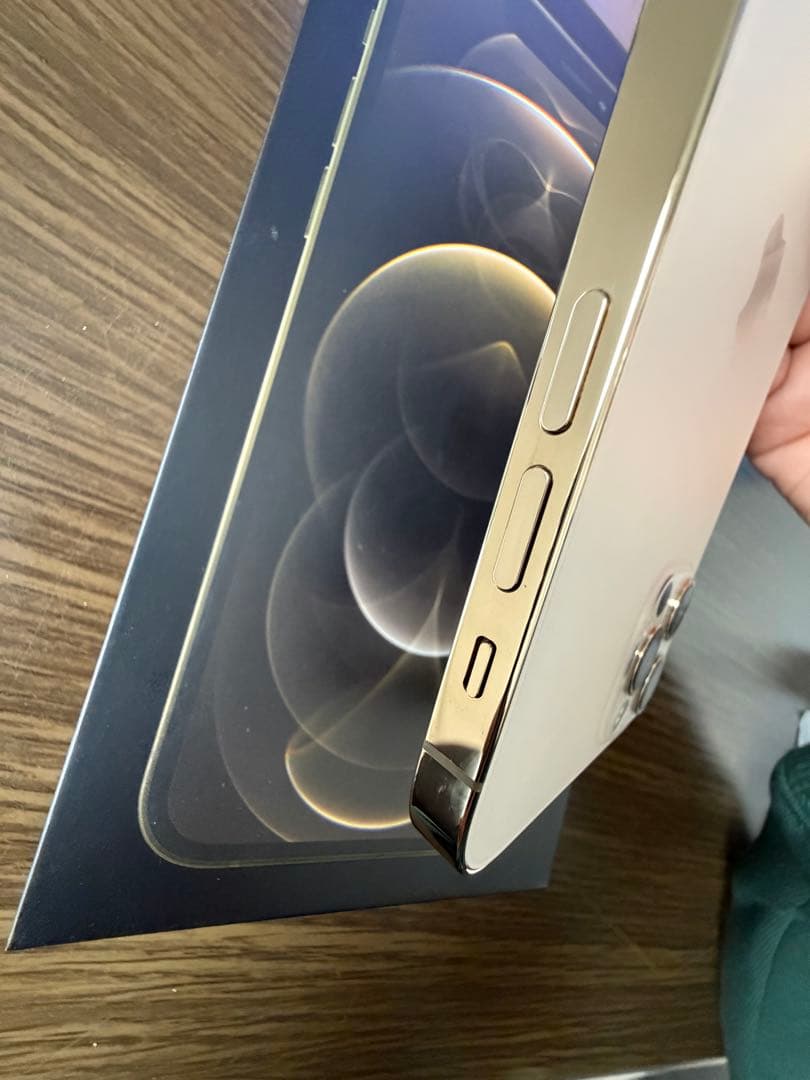 【美品】Apple iPhone 12Pro 256gb ゴールド