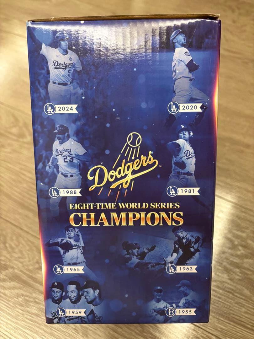 ドジャース戦記念　Blake Snell フィギュア＆ワールドシリーズトロフィー