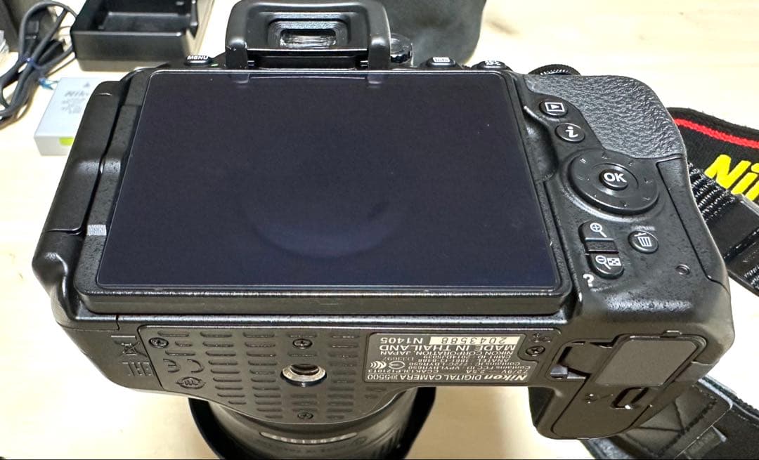 NIKON ニコン D5500 ダブルズームキット バッテリー2個 保証書付き