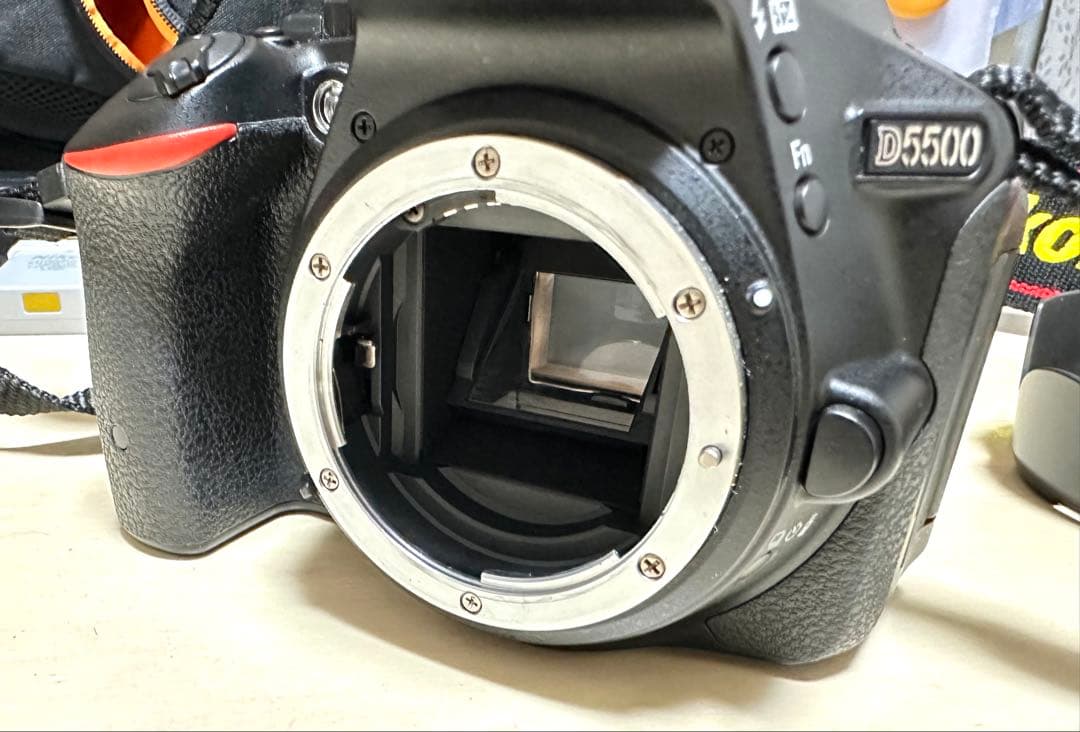 NIKON ニコン D5500 ダブルズームキット バッテリー2個 保証書付き