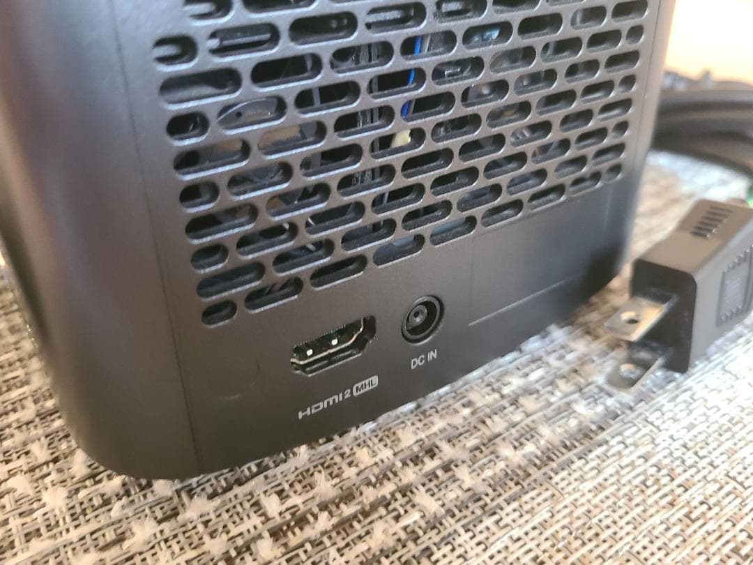 【ジャンク】LG PF1000UG 超短焦点プロジェクター