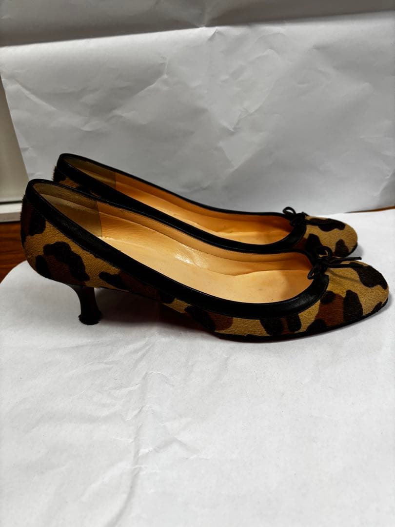 eve　クリスチャン　ルブタン　ヒョウ柄リボン付きパンプス