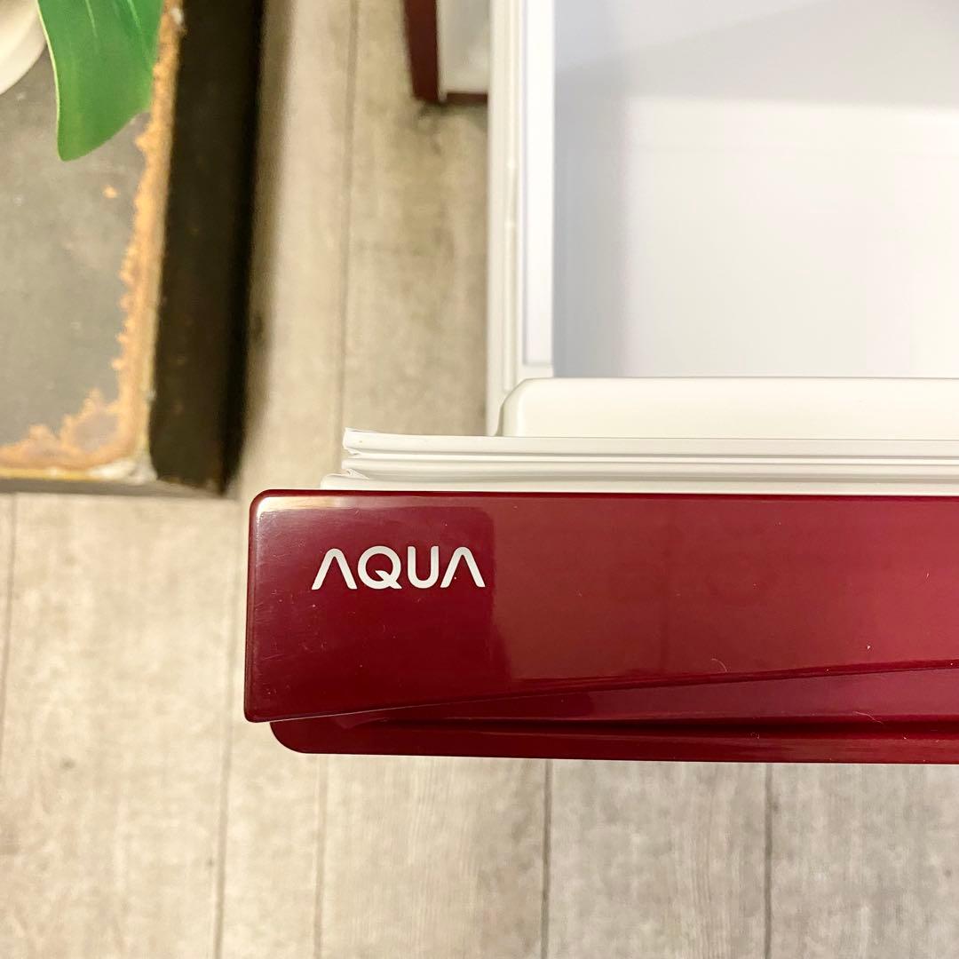 かたちはシンプルなのにワインレッドの派手さがイイ！2ドア冷凍冷蔵庫184L