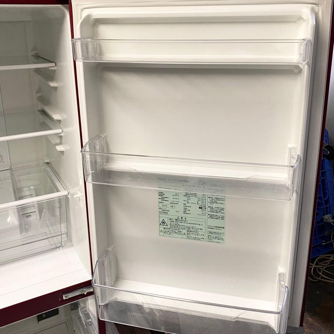 かたちはシンプルなのにワインレッドの派手さがイイ！2ドア冷凍冷蔵庫184L