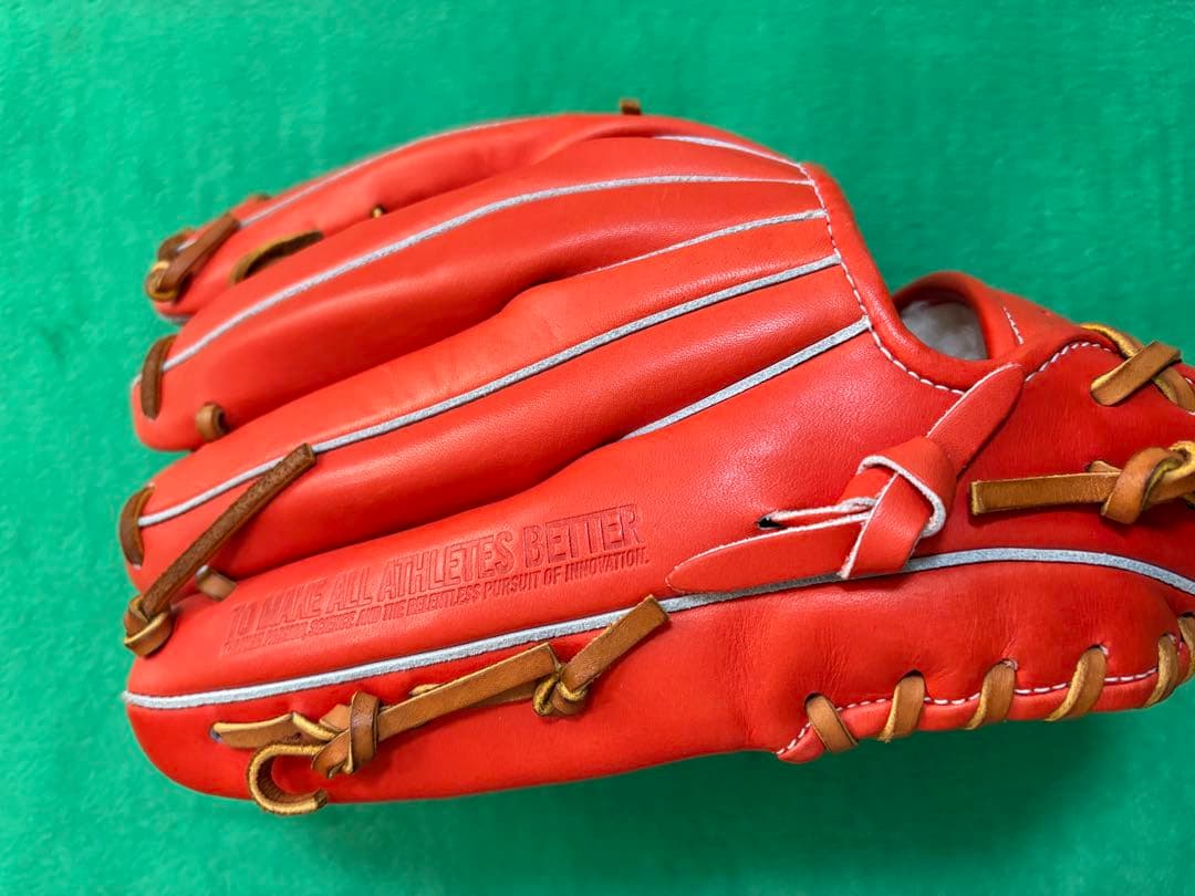 【ほぼ新品】UNDER ARMOUR 硬式、外野手、右投げ、柳田モデル