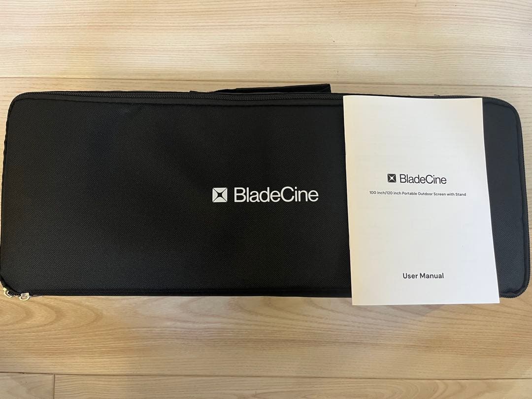 プロジェクタースクリーン 収納ケース付き 新品未使用BladeCine