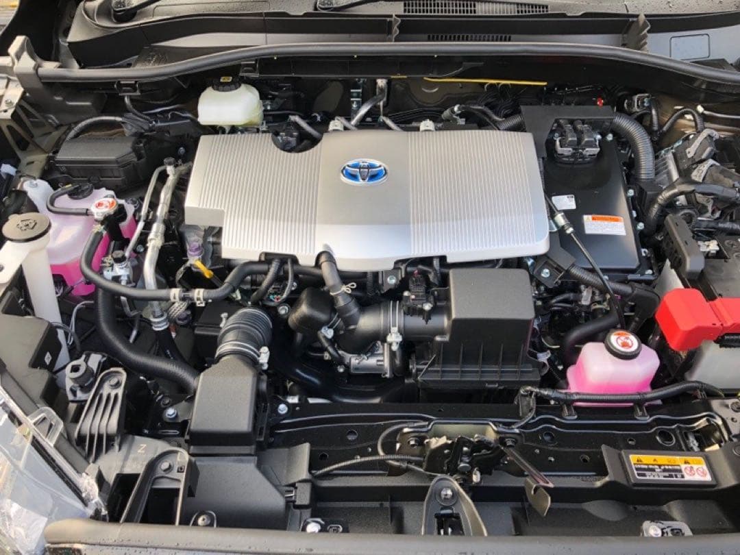 12601-37010　プリウス　50　エンジンカバー　カローラクロス　ポン付け