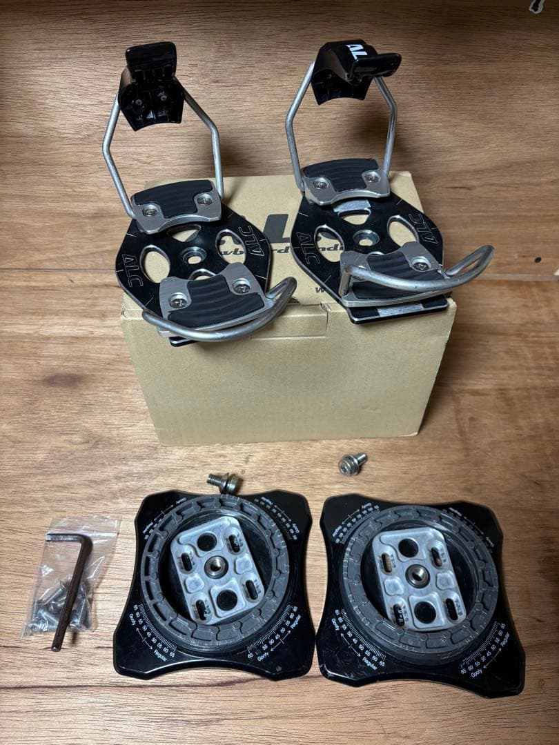 ALC スノーボードビンディング