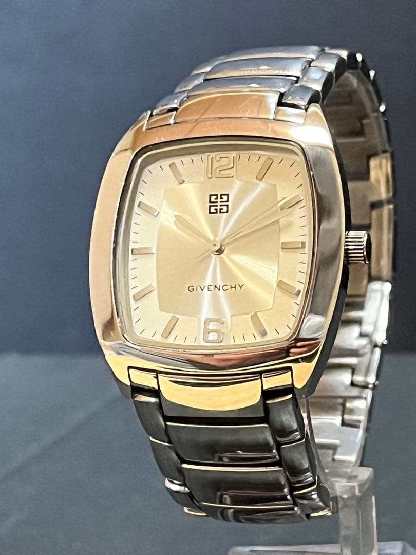 ★奇跡的美品！ジバンシイ PB.17.IVメンズ腕時計 動作良好　バングル