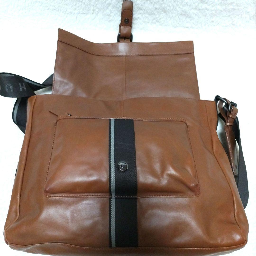 【激レア】BOSS ヒューゴボス カウスキン レザー ロゴ メッセンジャーバッグ