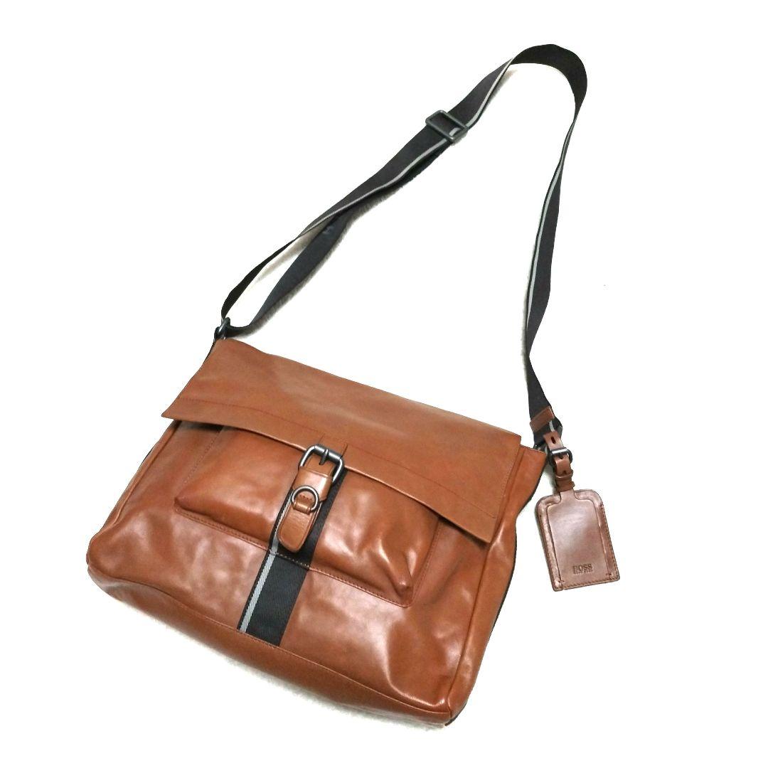 【激レア】BOSS ヒューゴボス カウスキン レザー ロゴ メッセンジャーバッグ