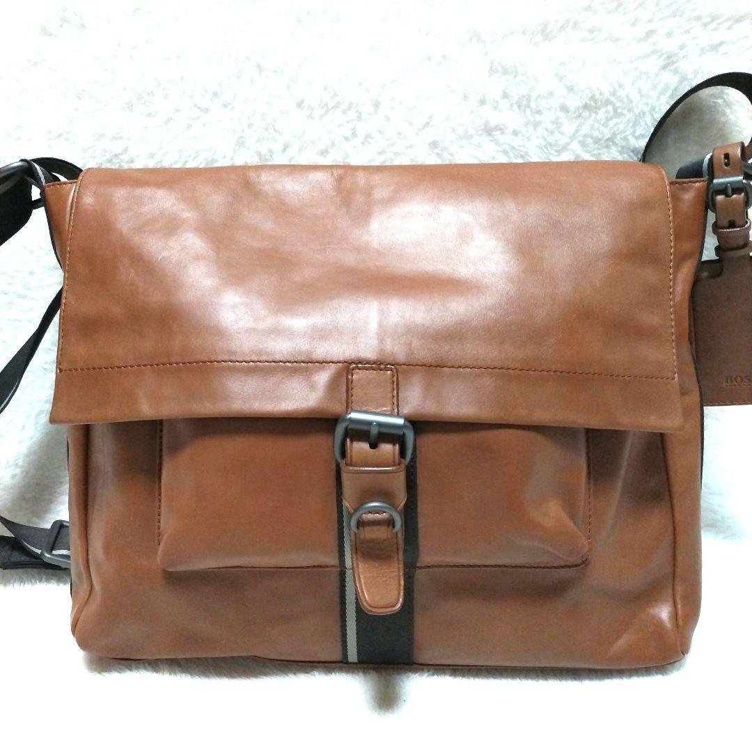 【激レア】BOSS ヒューゴボス カウスキン レザー ロゴ メッセンジャーバッグ