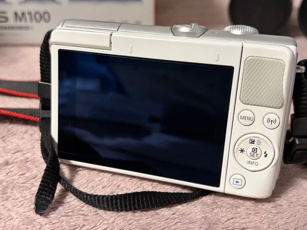 CanonキャノンEOSM100ダブルレンズキット＋望遠ズームレンズ