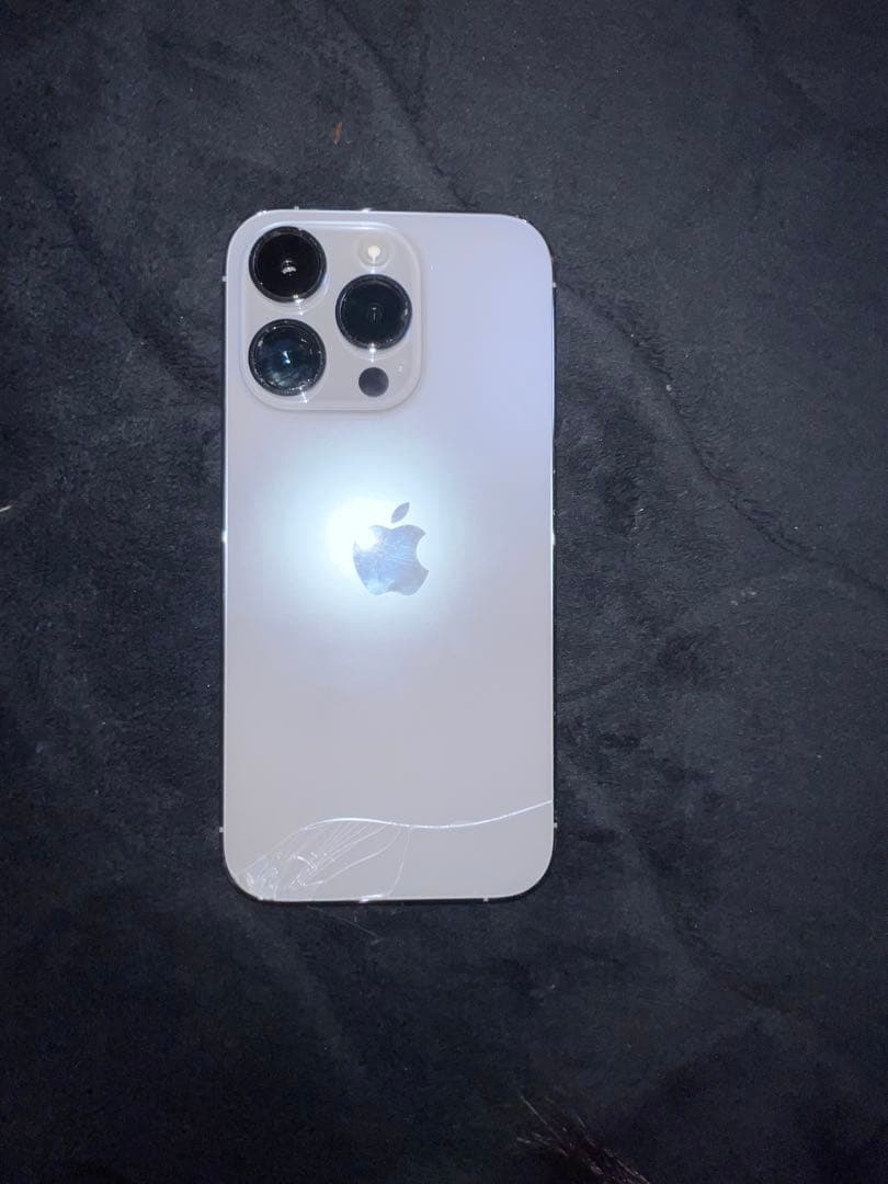 iPhone 14 Pro シルバー 画面にひびあり