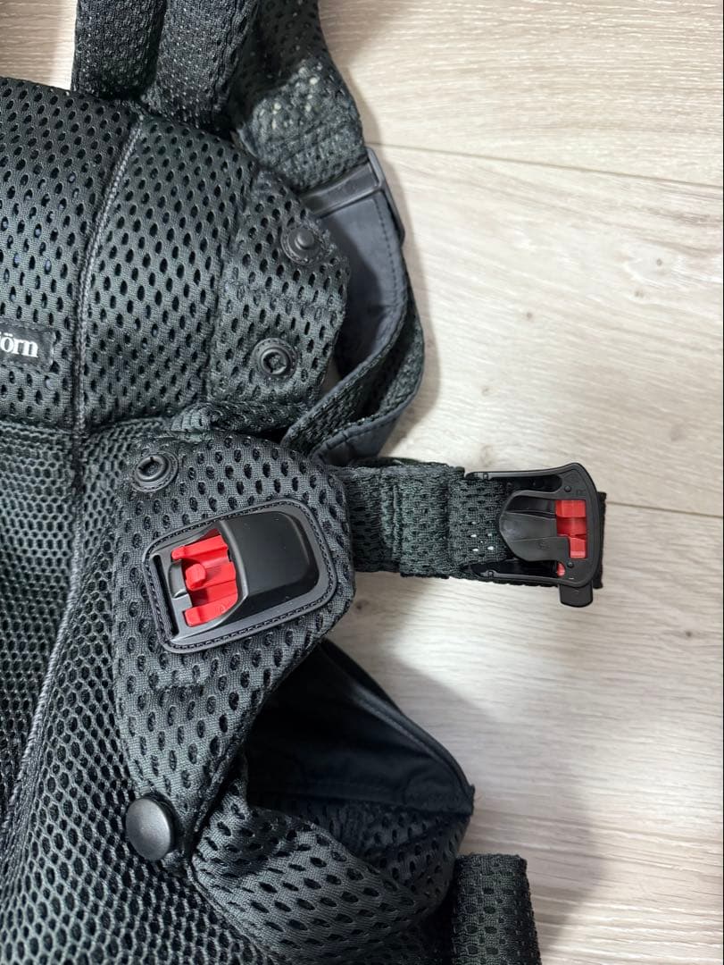 【よだれカバー付き】ベビービョルン ハーモニー 抱っこ紐 ブラック メッシュ