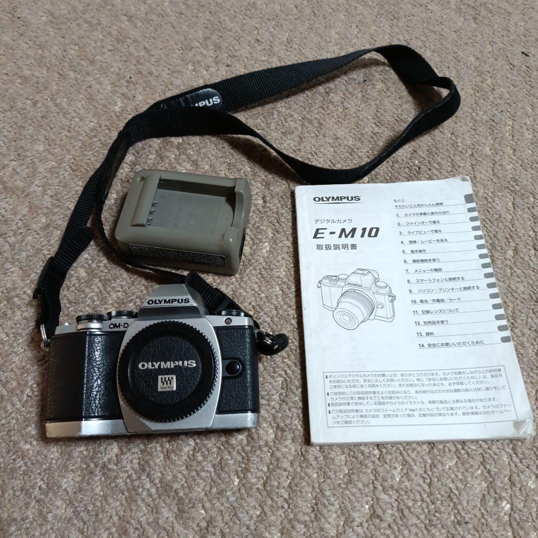 OLYMPUS OM-D E-M10 レンズなし 傷だらけ