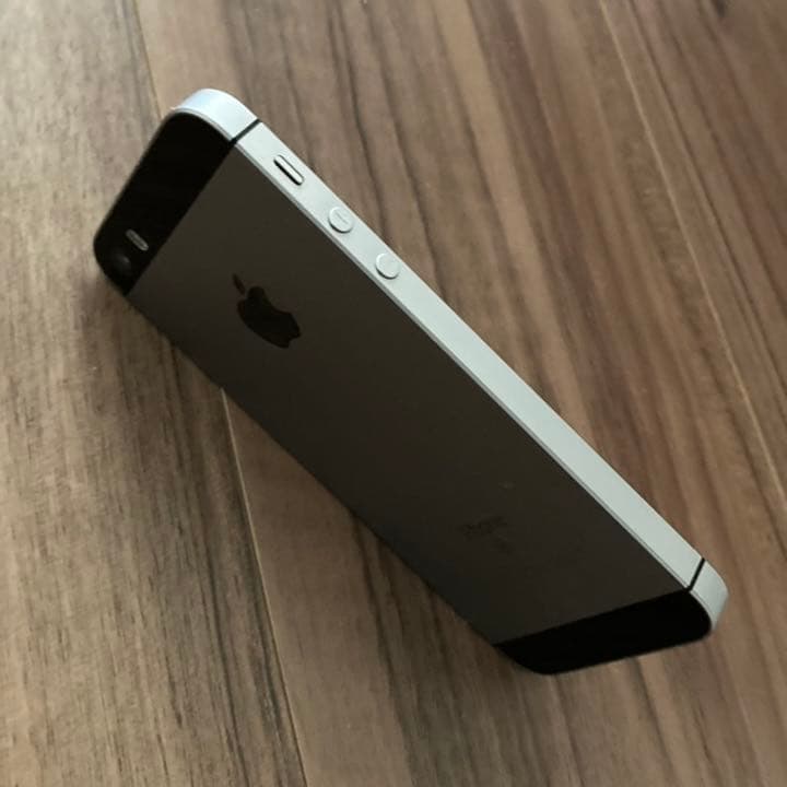 iPhoneSE A1662 (MLLL2LL/A)16GB 第1世代　美品