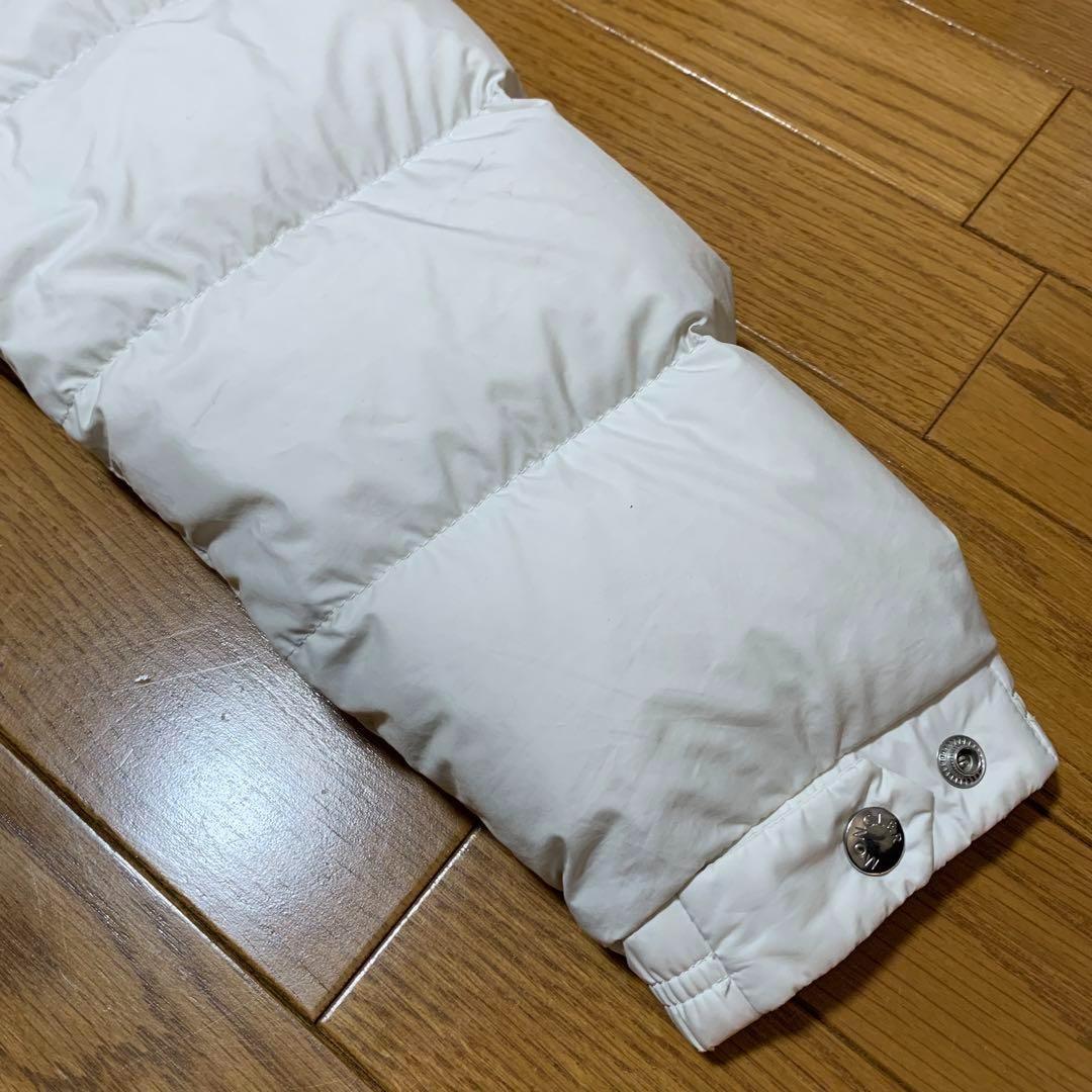 モンクレール ホワイトのフード付きダウンジャケット