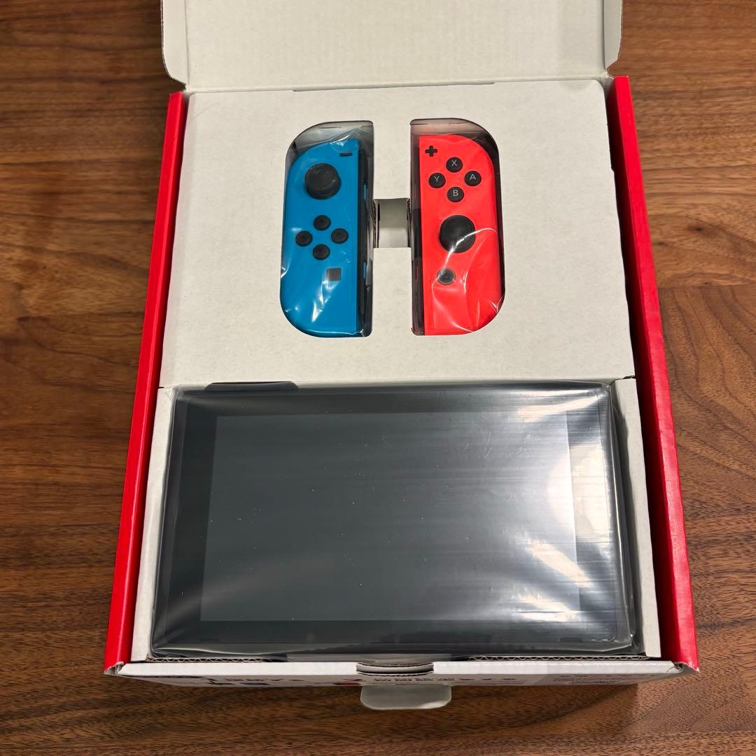 【新品】任天堂　switch スイッチ　本体　未使用　青　赤
