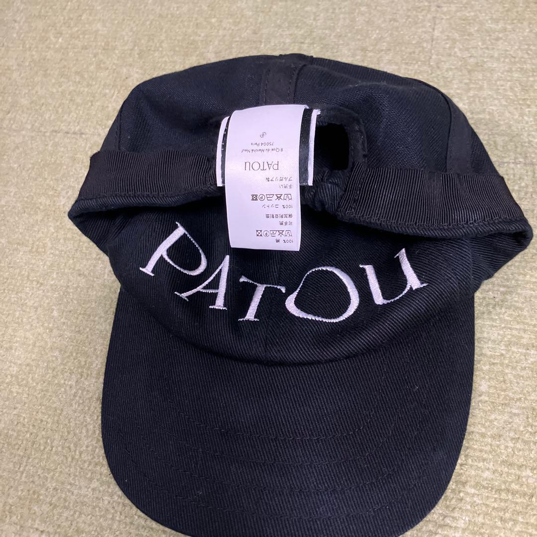 最安値PATOU(パトゥー) ユニセックスMサイズロゴ刺繍キャップ ブラック