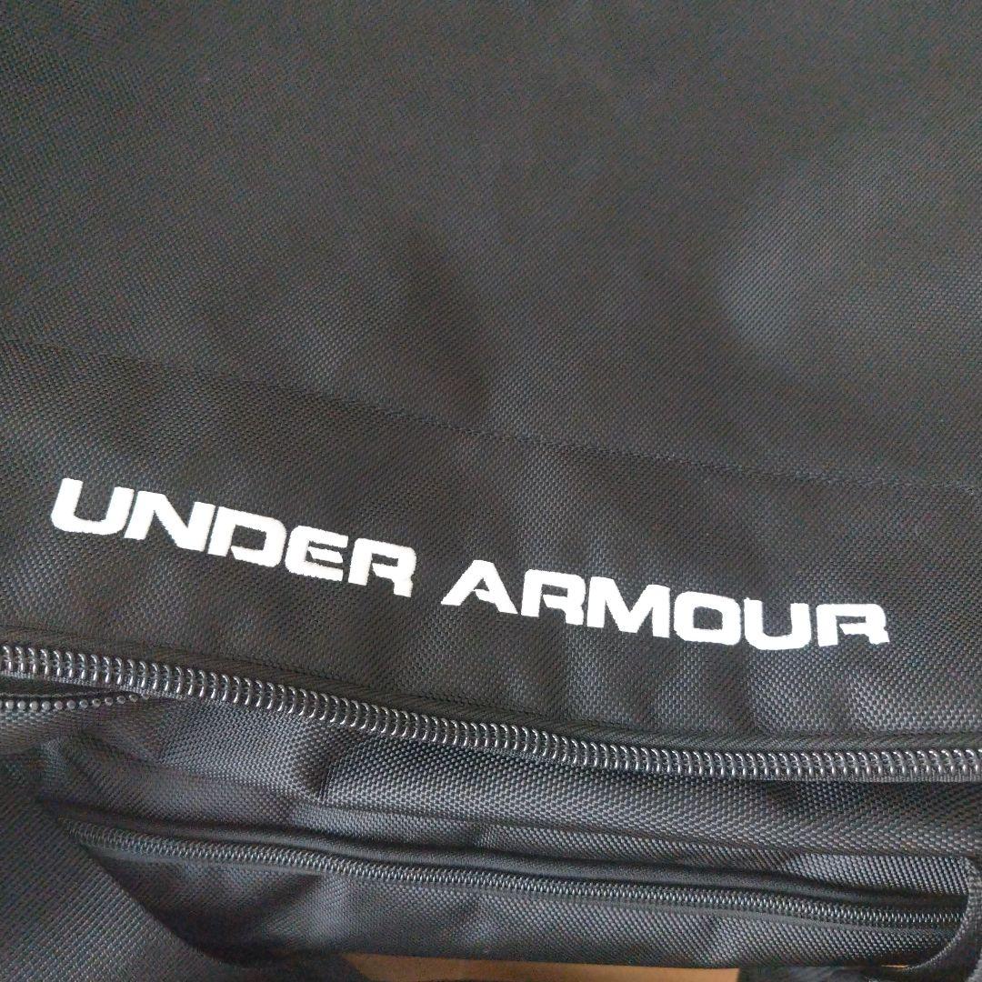 アンダーアーマー　キャリーバッグ