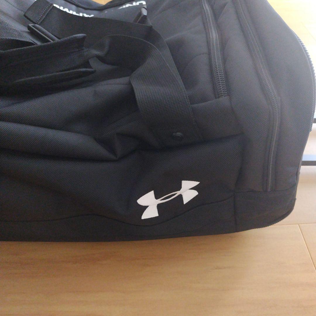 アンダーアーマー　キャリーバッグ
