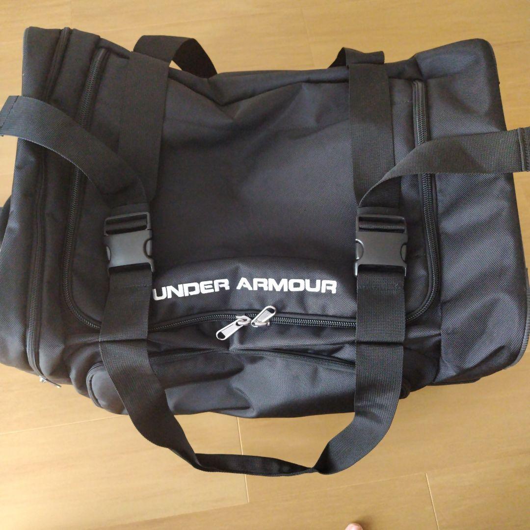 アンダーアーマー　キャリーバッグ