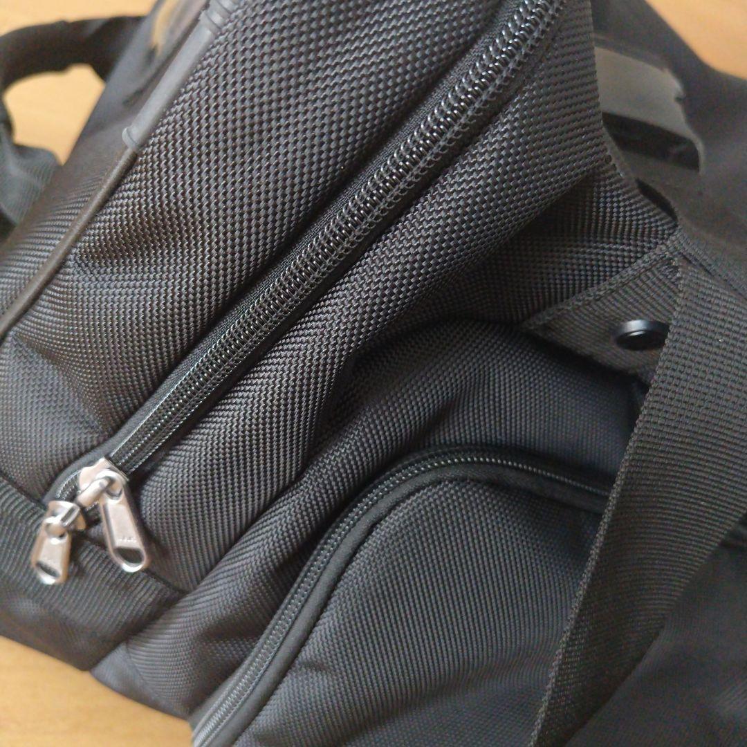 アンダーアーマー　キャリーバッグ