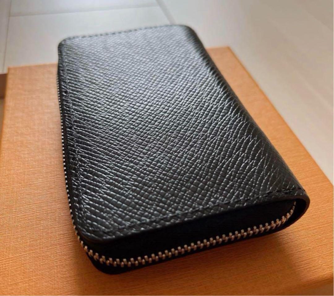 美品　現行品　ルイヴィトン　タイガ　パース　ブラック　ケース