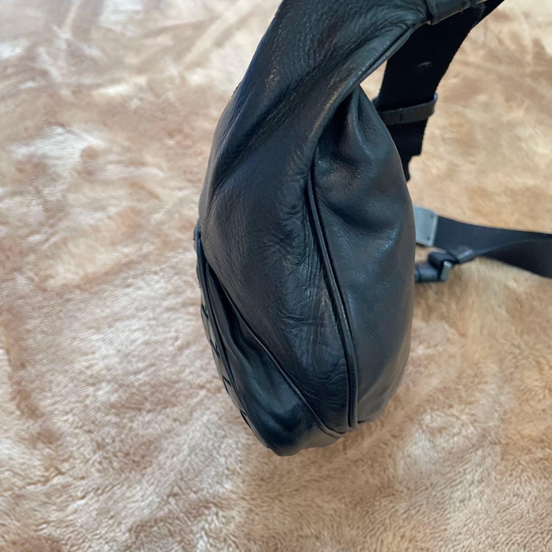 ボッテガヴェネタ　ボディバッグ　ショルダーバッグ　ブラック　メンズ