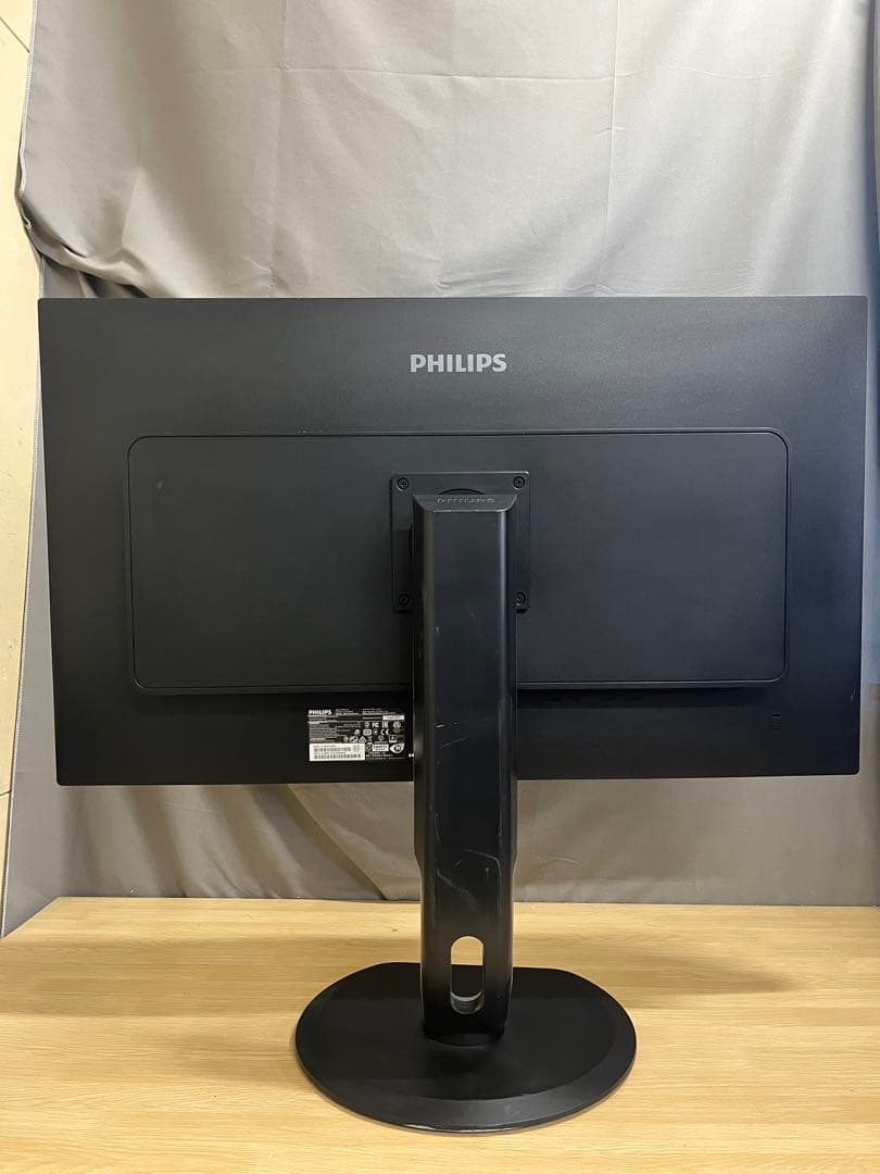 Philips 328P6V 32インチモニター　内蔵スピーカー　4K解像度